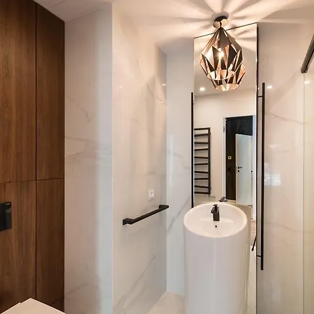 Apartment Empire Ovo *