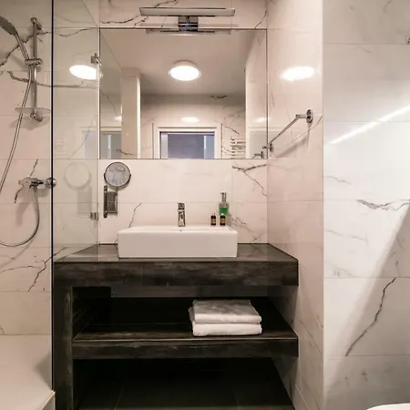 Apartment Empire Ovo