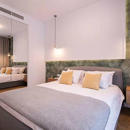 Apartment Empire Ovo