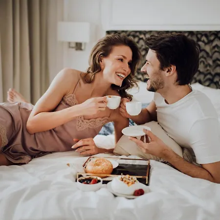 Empire Ovo Apartment